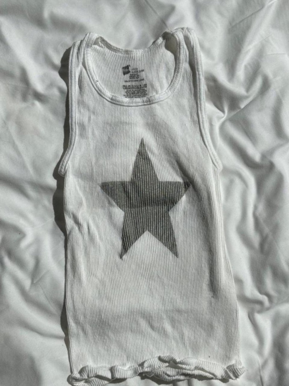 White Ribbed Star Graphic Tank Top — Size Small